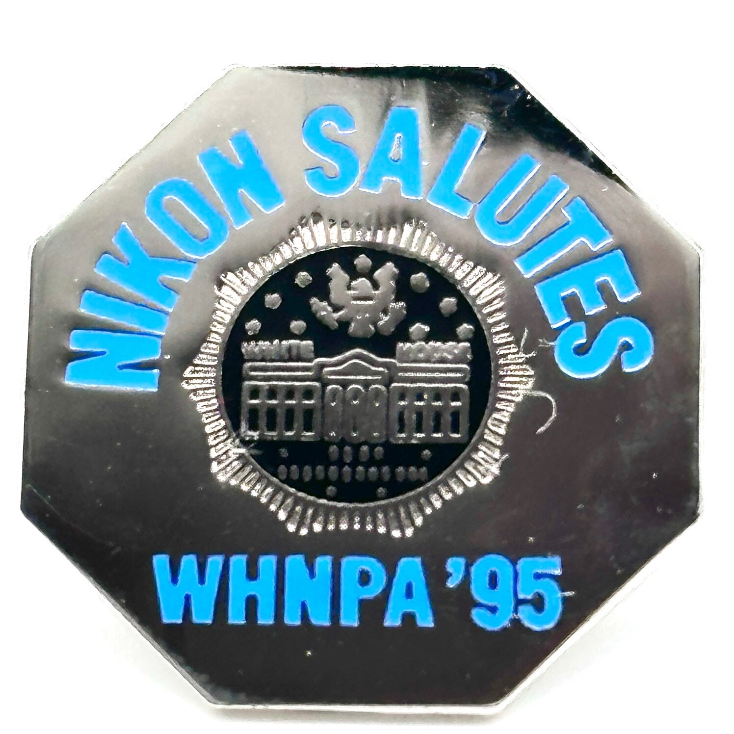 NIB 95' NIKON SALUTES the WHITE HOUSE News Photographers Association WHNPA Pin