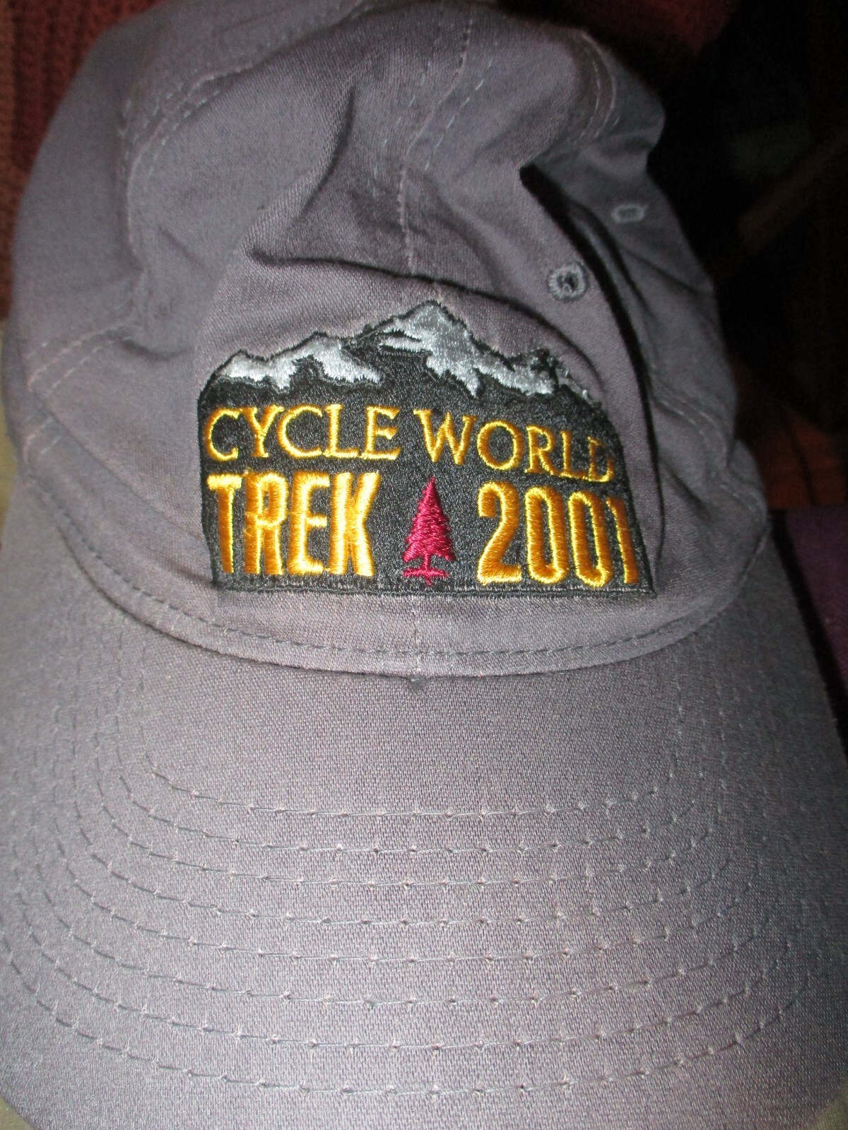 NWOT Older 2001 Gray TREK CYCLE WORLD Embroidered Logo Flex Fit Hat OSFA