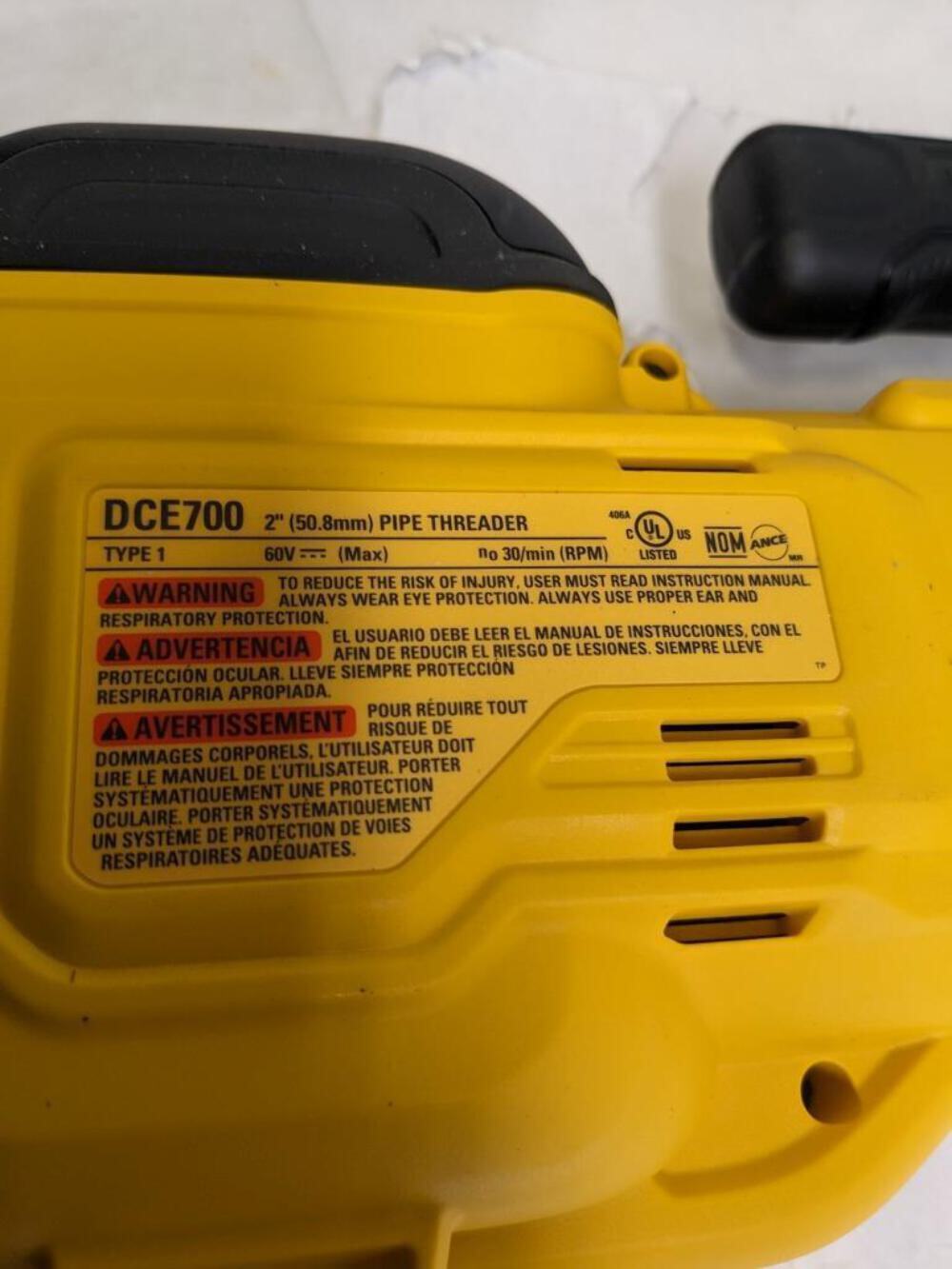 DEWALT CORDLESS 60V MAX PIPE THREADER DCE700 1/2-2' THREAD NEW J2
