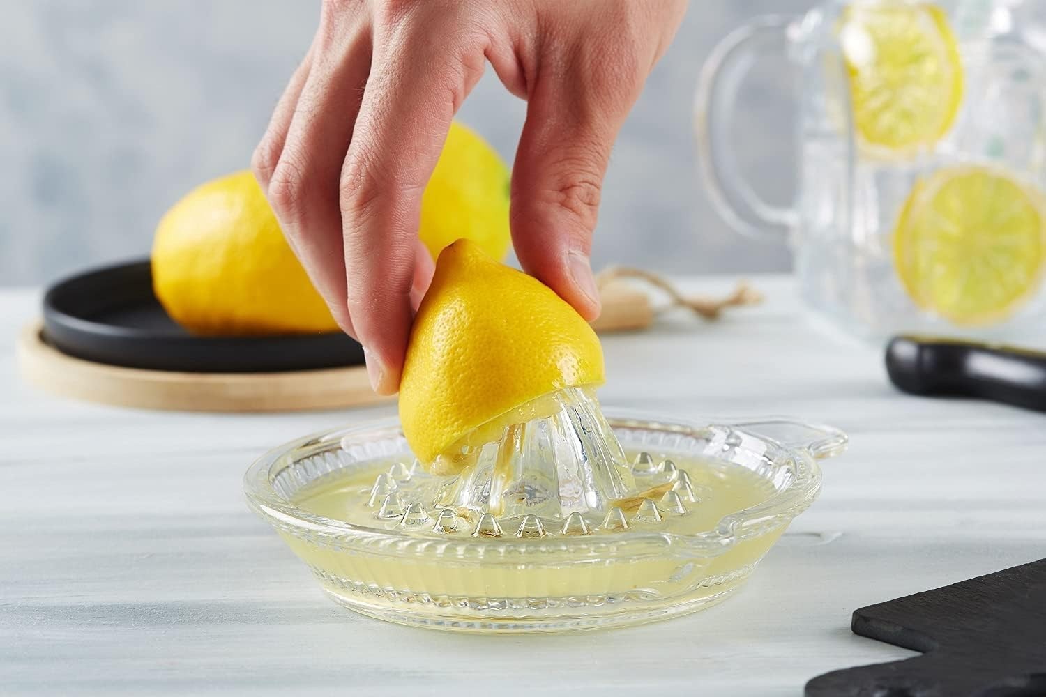 Crystalia Lemon Squeezer, Small Citrus Juicer, Extractor Manual Hand with Handle