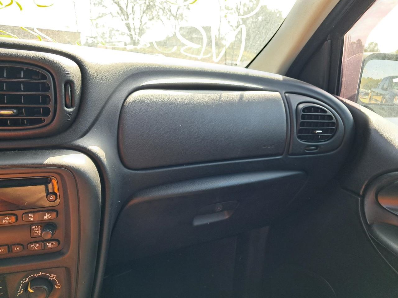 TRAILBLAZ 2008 Glove Box 4820986