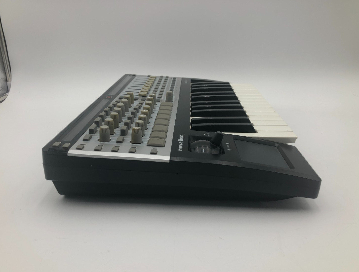 Novation ReMOTE 25 SL MIDI Controller Keyboard USB DAW Control - Tested Working