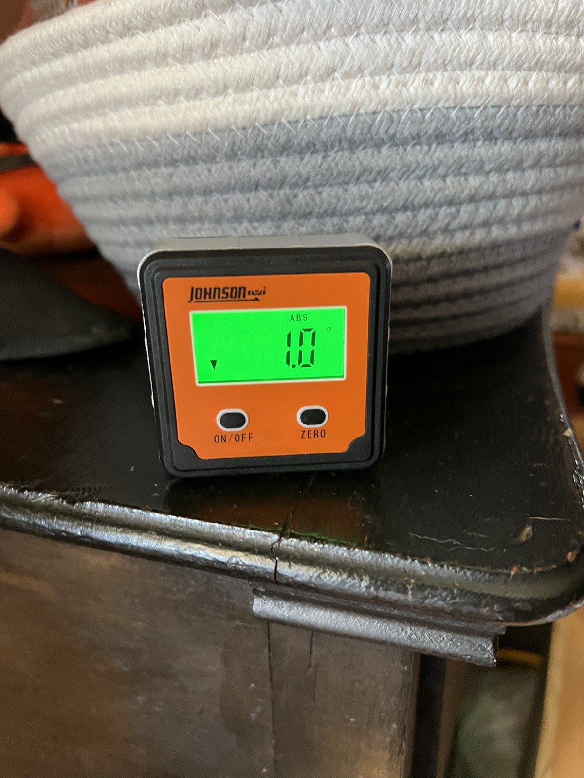Compact Magnetic Digital Angle Locator with Backlit LCD -  Johnson brand