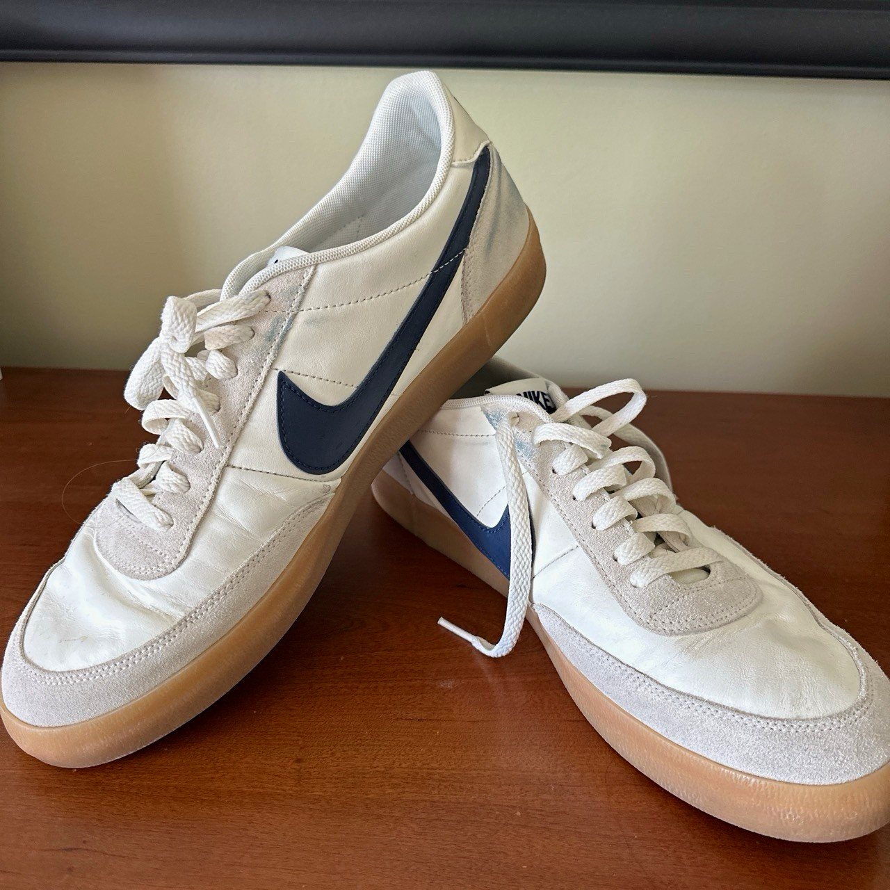 Nike Men’s White/Blue Low Top Lace-Up Athletic Sneakers Gum Rubber Sole