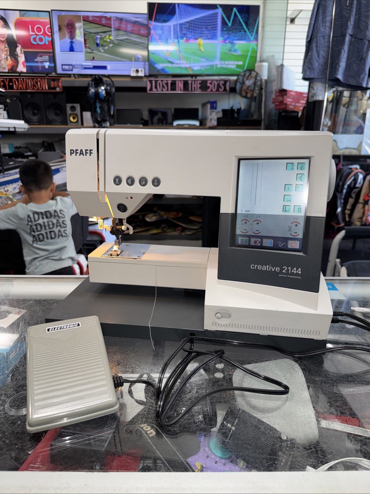 Pfaff creative 2144 embroidery sewing machine W/ Pedal Working Condition