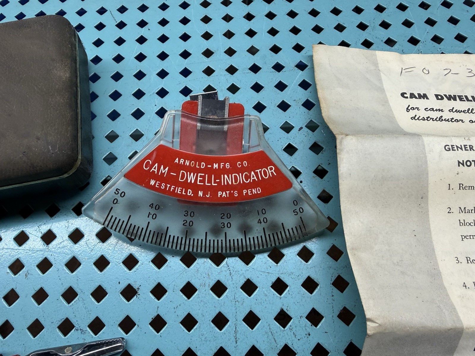 Vintage Arnold Mfg. Co Cam Dwell Indicator AC Tester Tool w/Case