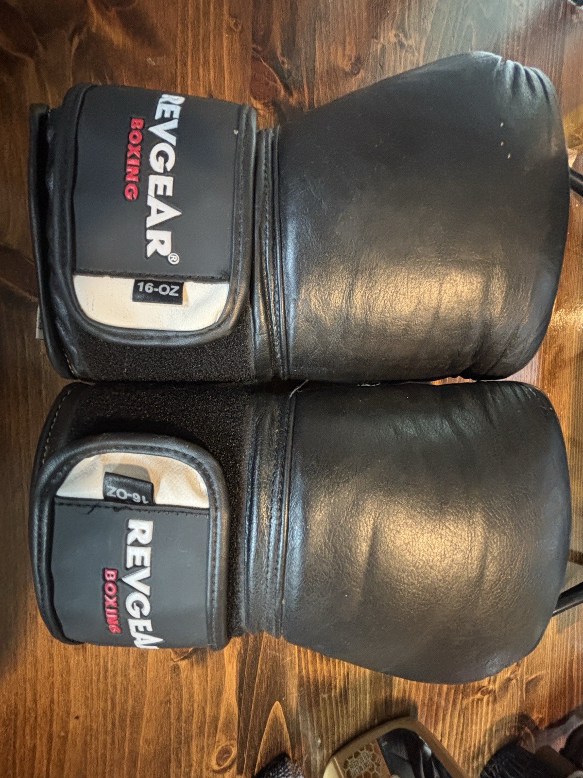 Revgear Boxing Gloves Adult Executive Leather 16 Oz Black/White
