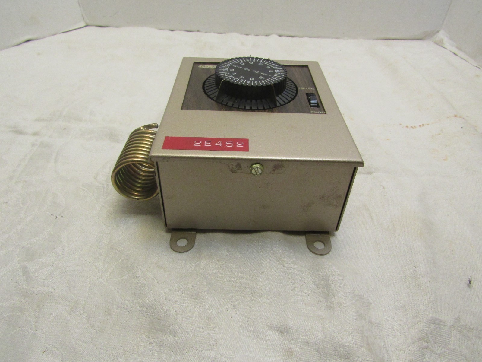 Dayton 2E452 Temperature Set-Back Control Thermostat New in Box FREE SHIPPING