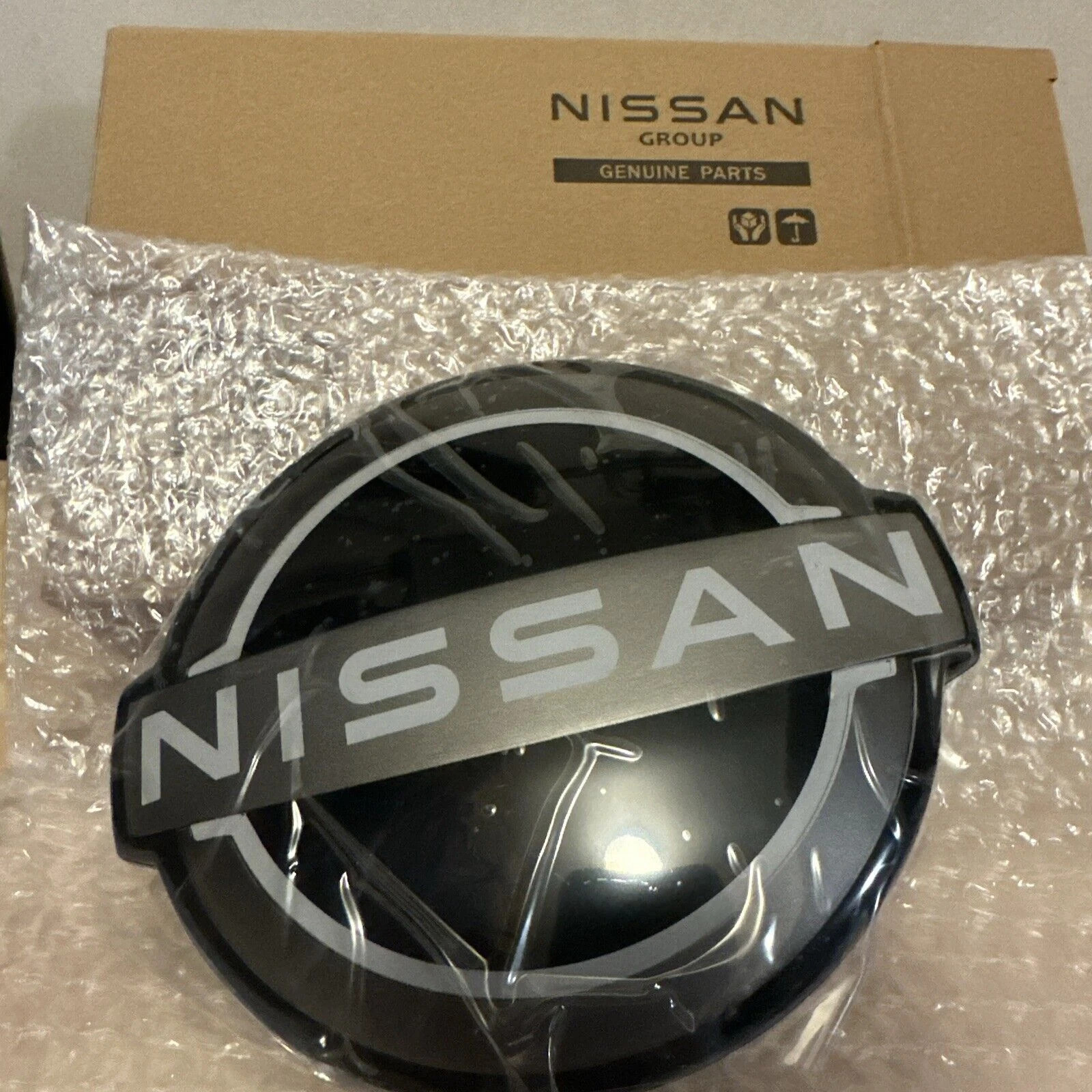 NEW Fit For Nissan 2021 - 2024 Rogue Grille Emblem 62890-6RM0A Badge❤️❤️