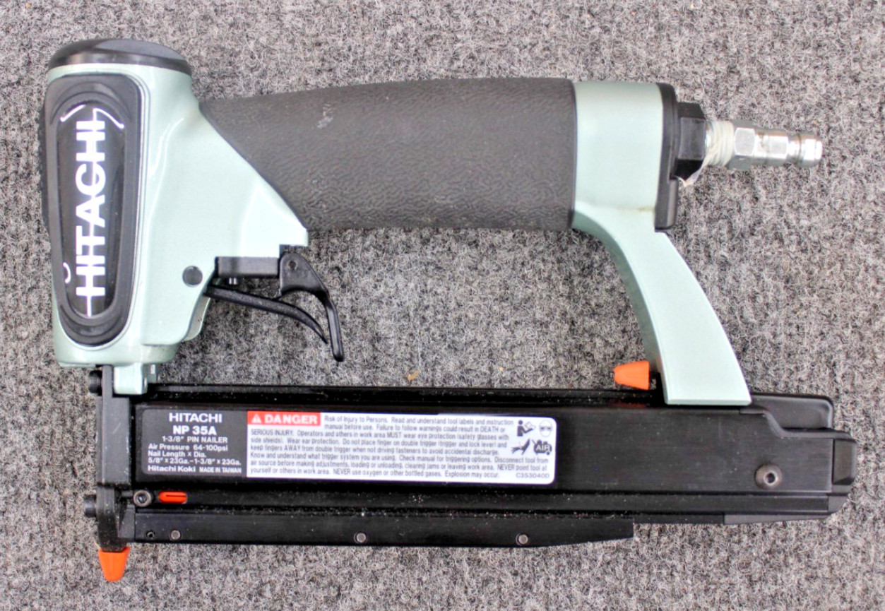 Hitachi Pneumatic 1-3/8" Pin Nailer NP35A w/ Hard Case (Preowned)