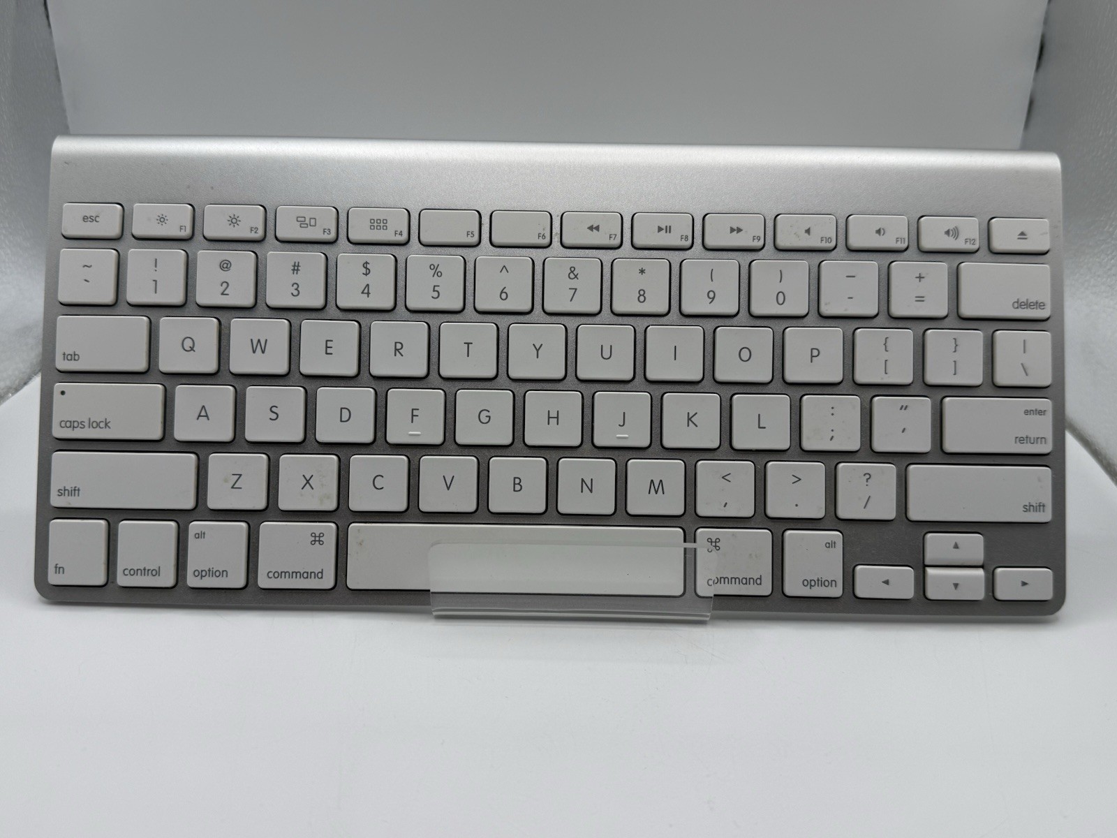 Apple Wireless Keyboard A1314 Bluetooth Aluminum OEM Tested Working Clean