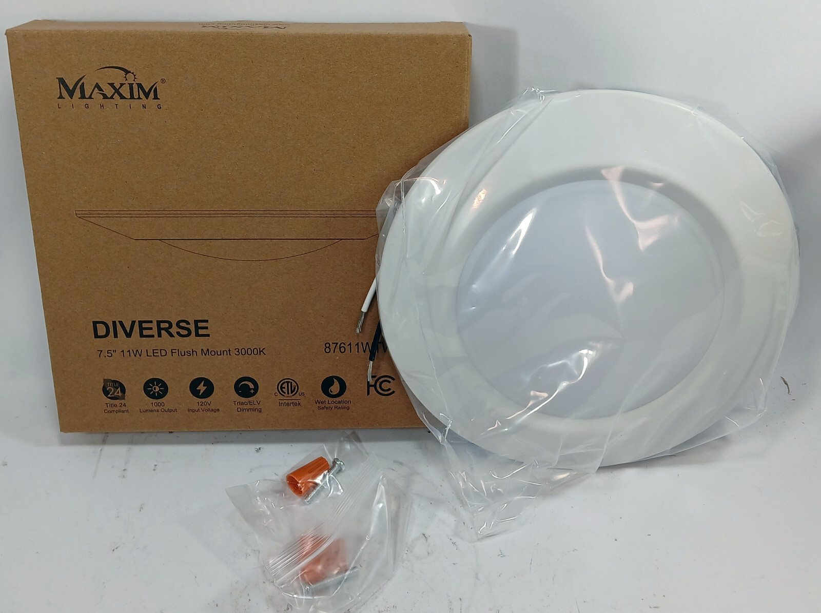 1 NEW MAXIM 87611WTWT 7.5" 11 W LED 3000K FLUSH MOUNT LIGHT NIB ***MAKE OFFER***