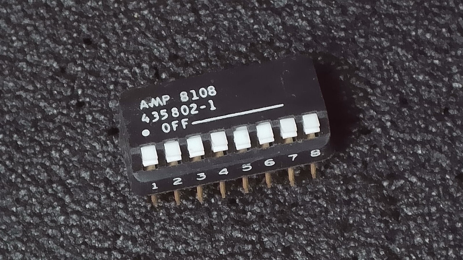 AMP 435802-1 (Amphenol) 8-Position 16-Pin Piano Style SPST DIP Switch DIP16 New
