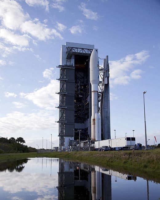 ATLAS V ROCKET CARRYING MARS SCIENCE LABORATORY 8x10 GLOSSY PHOTO PRINT