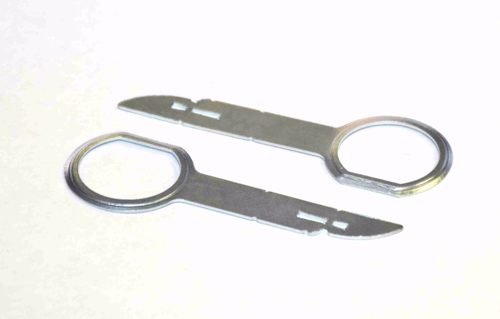 Mercedes Benz Porsche Ferrari Sprinter Becker EURO radio removal keys 1184.989