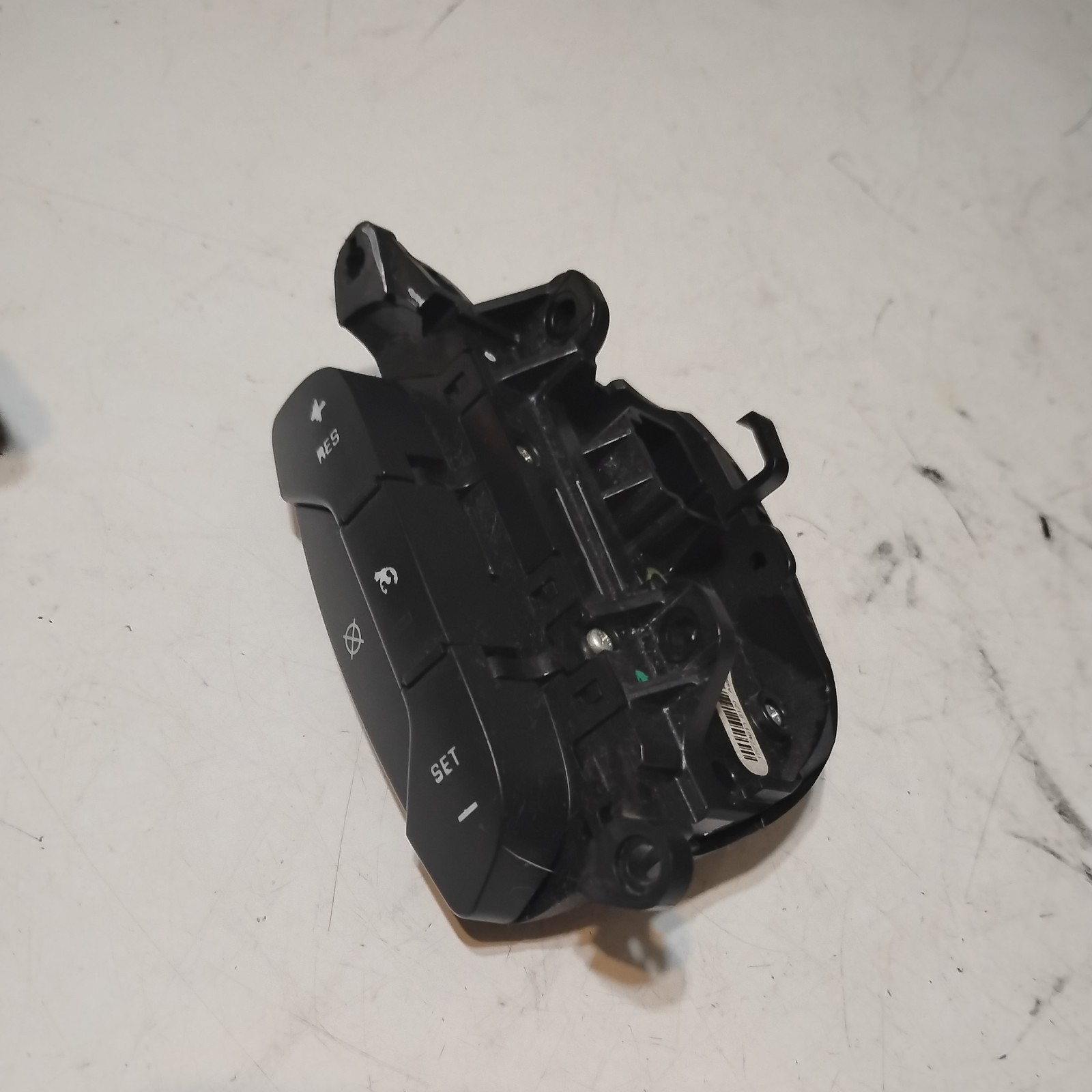 06 07 08 Cadillac DTS Cruise Control Switch  fits 06-08 Cadillac DTS. 15774613
