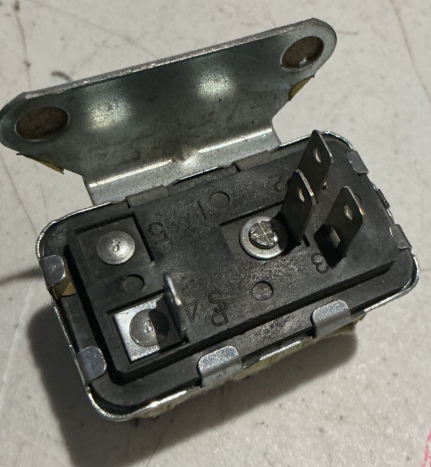 Genie Lift Part # 7-206-07GT - RELAY / SQUARE SHOOT,