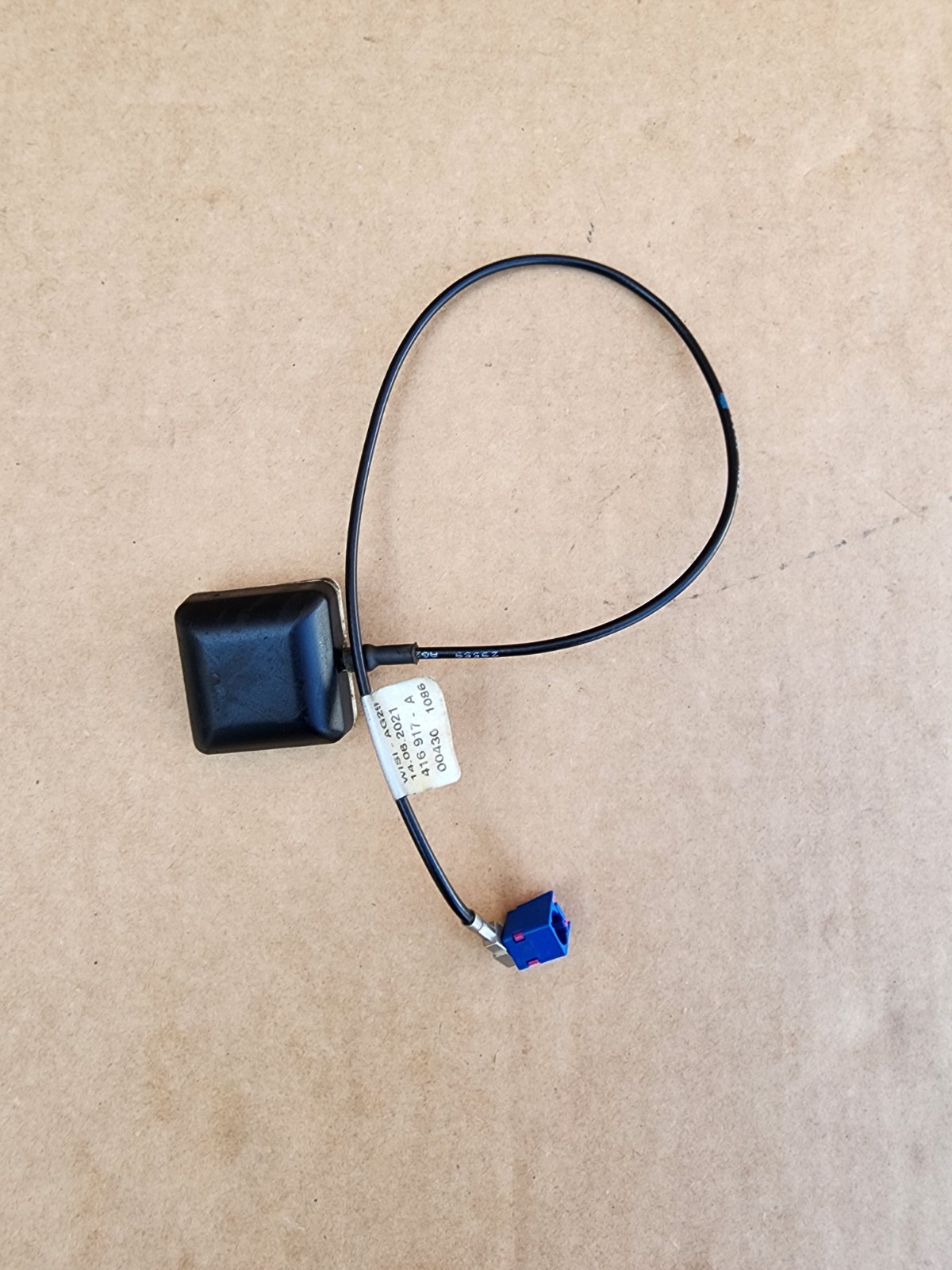 oem Harley 76000789 GTS Radio GPS Antenna 14-24 Touring Road Street Glide 1T