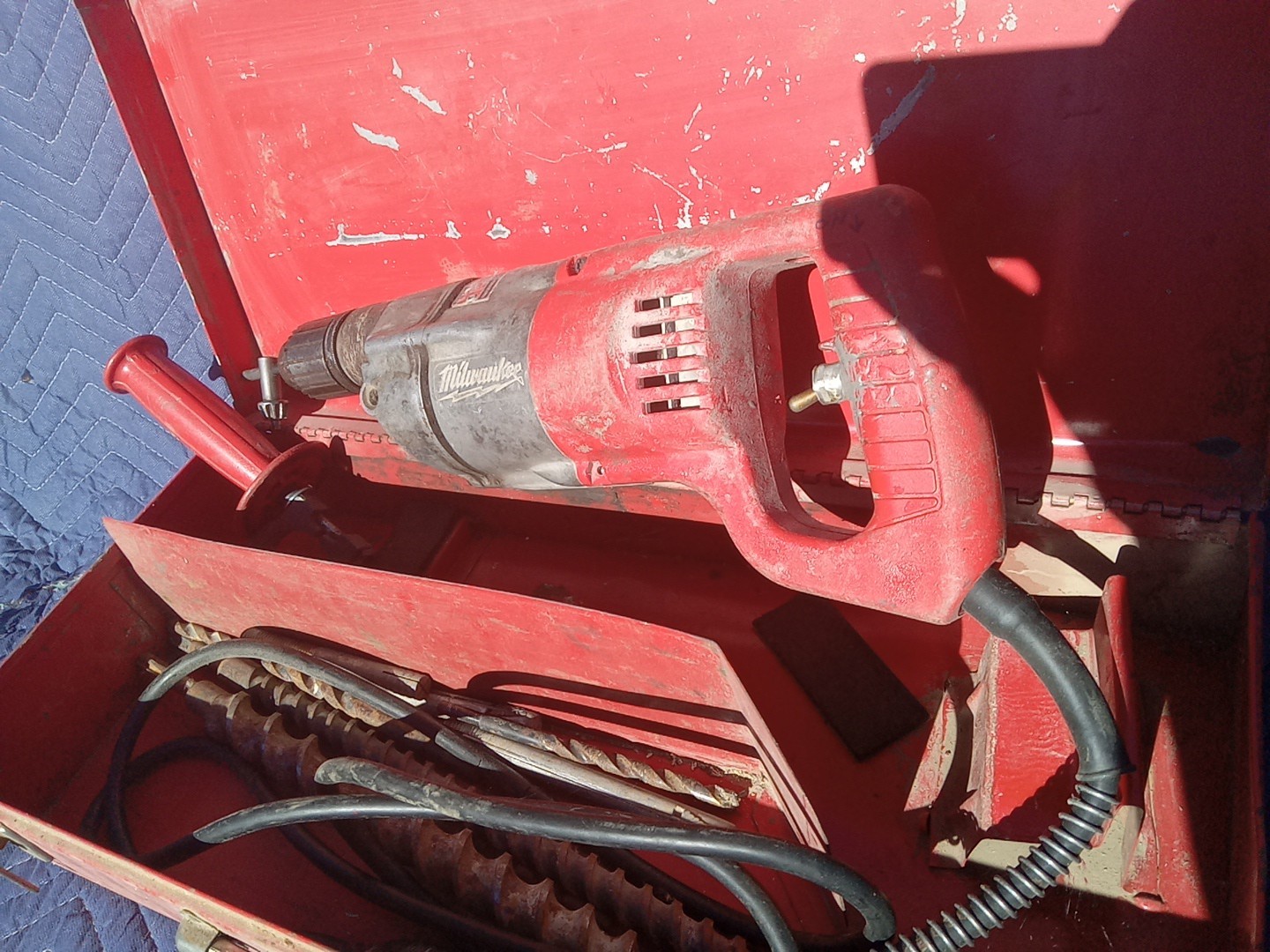 1/2 In good condition Milwaukee HAMMER drill, 115 Volt With Case*5 Bits