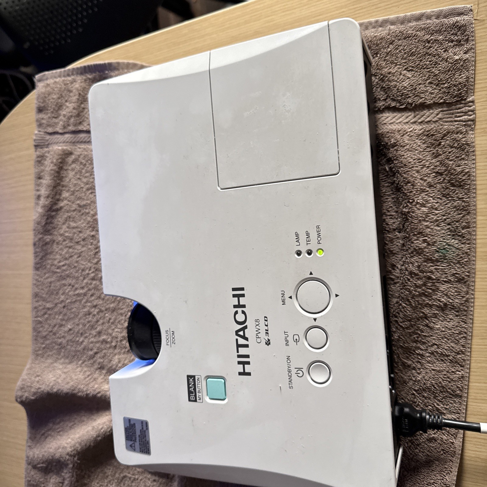 Hitachi CPWX8 3LCD Projector WXGA Portable 2600 ANSI 1080p HDMI w/power Cord
