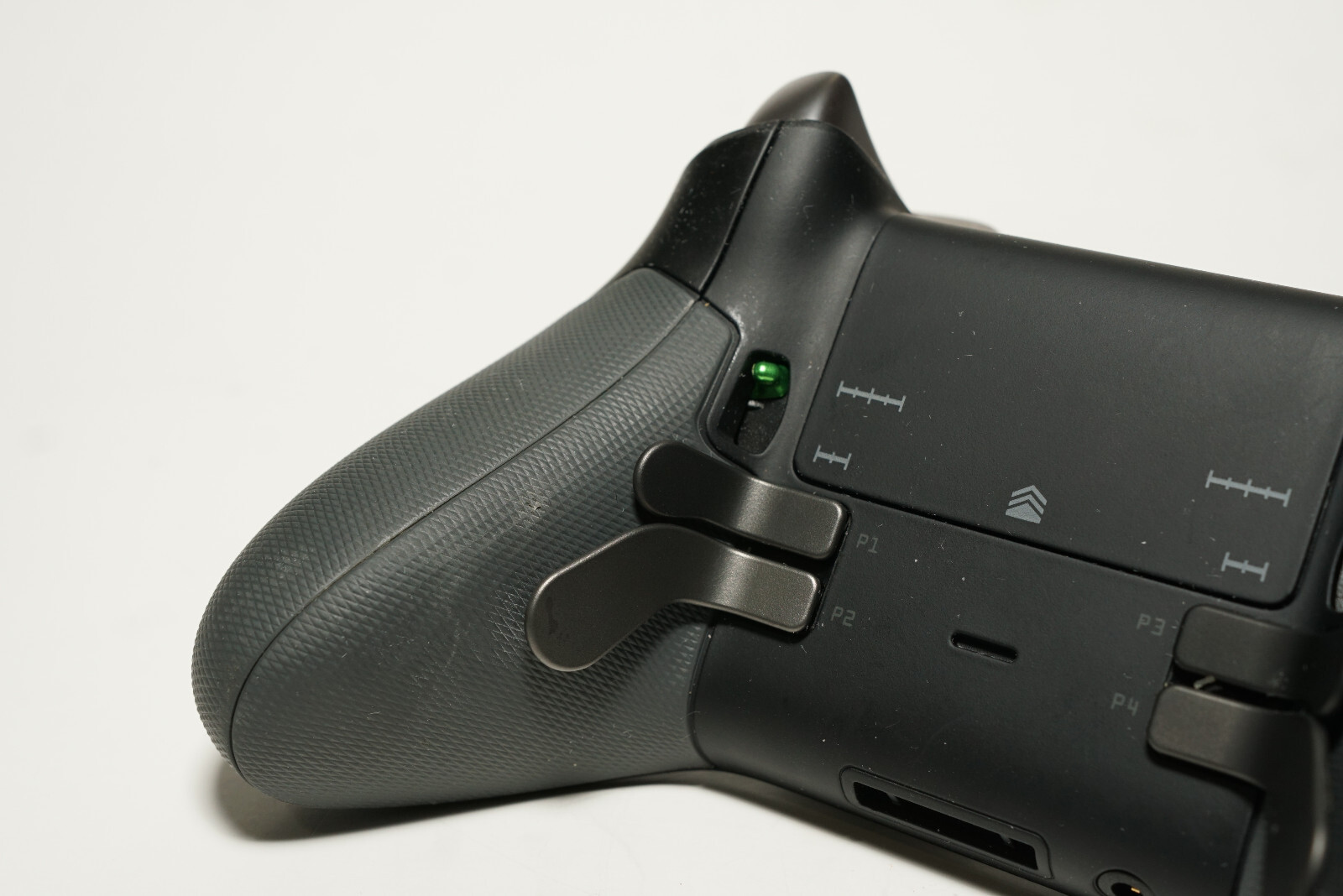 [EXEC] Microsoft Xbox One Elite 1698 Series 1 Controller Black Bluetooth Battery