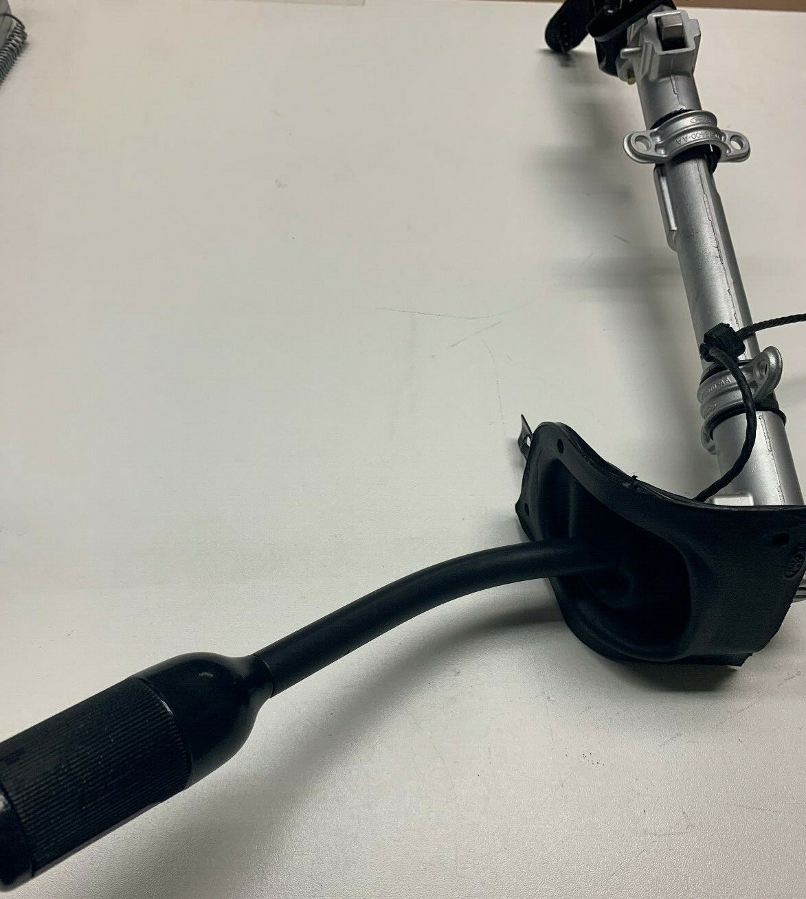 2004 FORD F-250 F-350  AUTOMATIC SHIFTER WITH TUBE