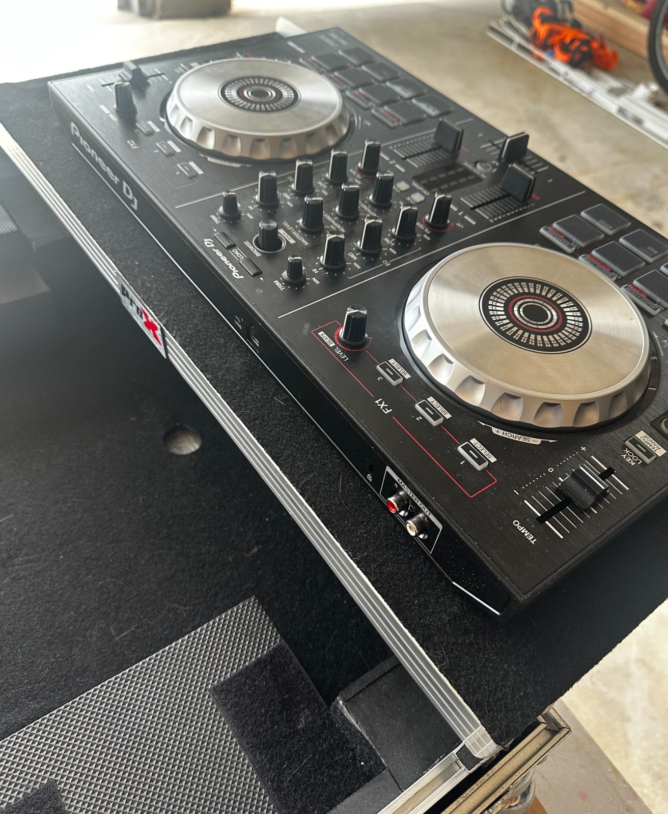 Pioneer DDJ-SB2 DJ Controller Serato 2-Channel with ProX Case