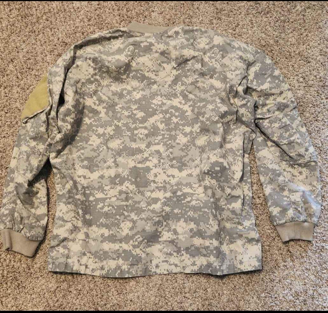 Special ops tactical wear. Size LTop & Pants.