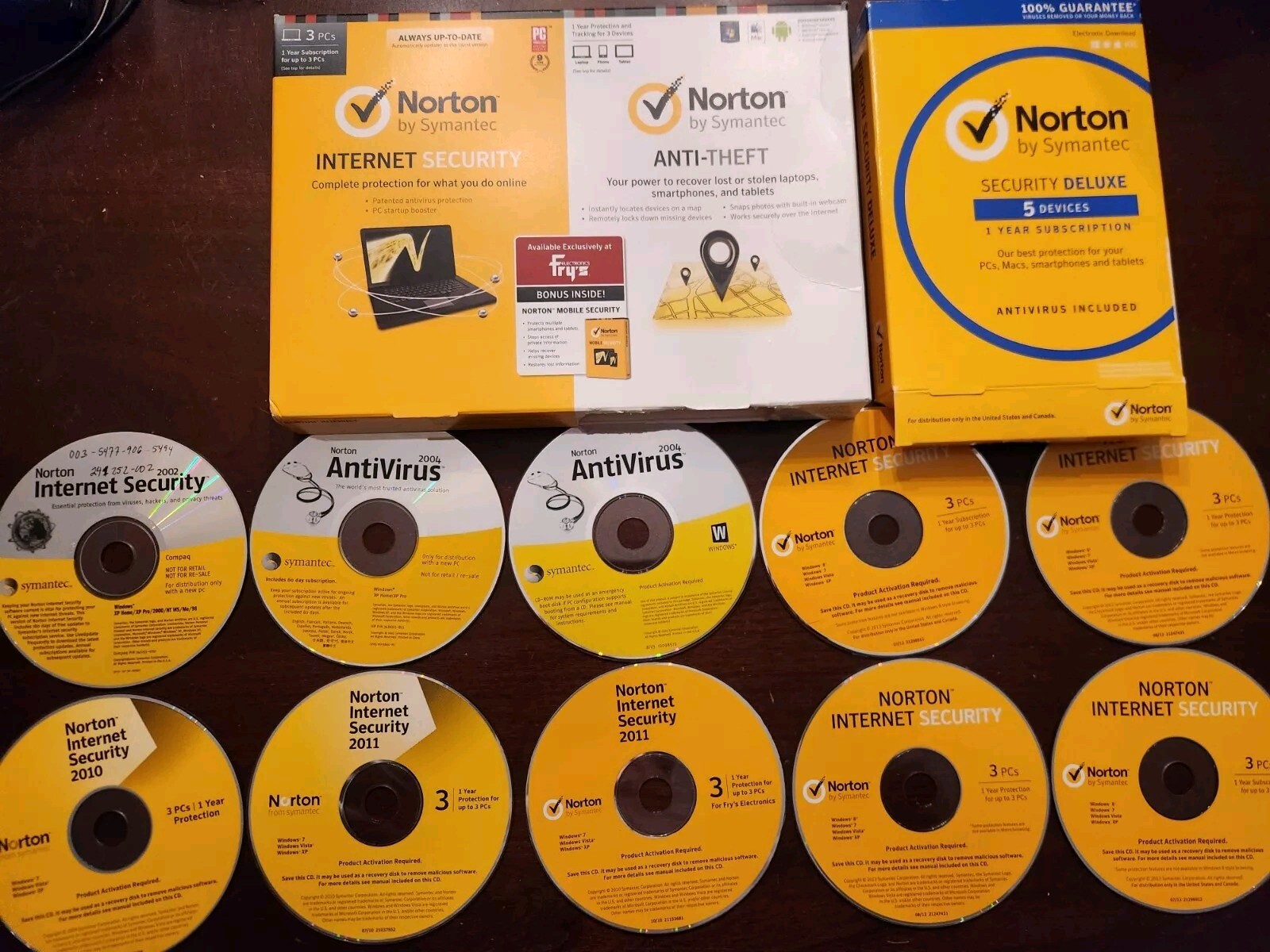 Lot Vintage Norton Symantec AV Installation CDs Internet Security 2004 2010 2011