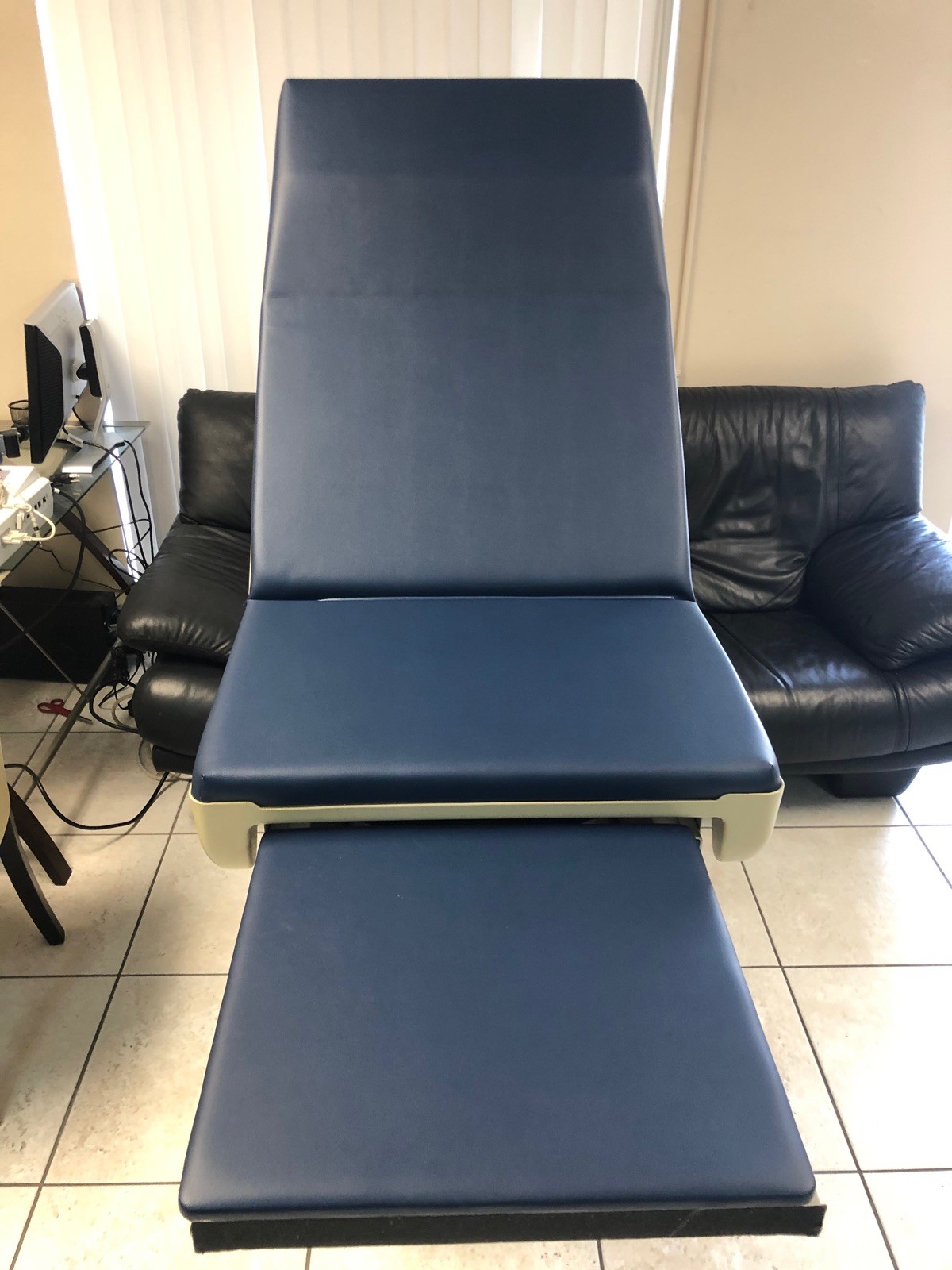 Midmark Ritter 404 Exam Table - Refurbished BEAUTIFUL!!!!