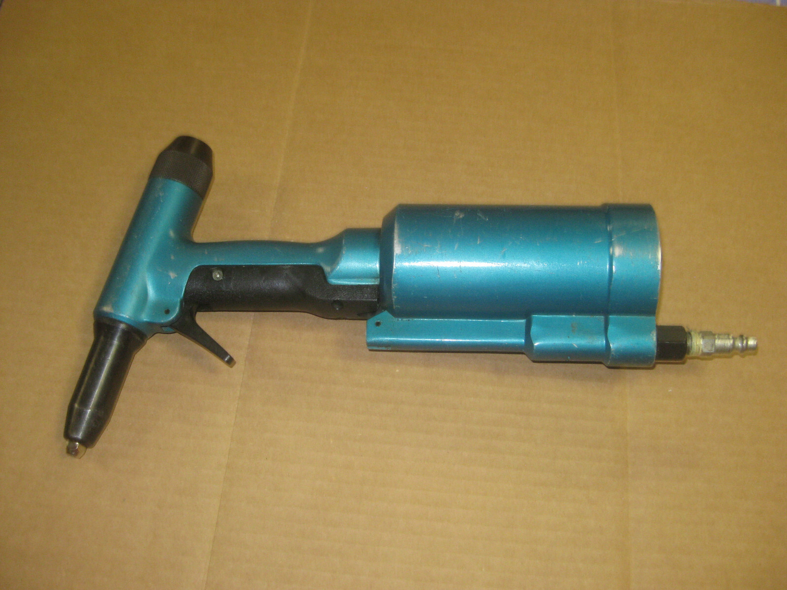 Pneumautic  Pop Rivet Tool
