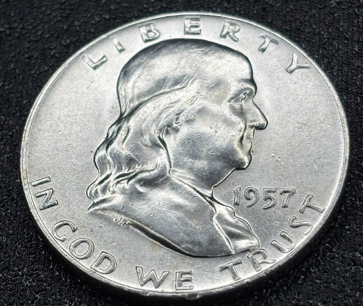 1957-D BEN FRANKLIN SILVER HALF DOLLAR -BU- RPM D/D