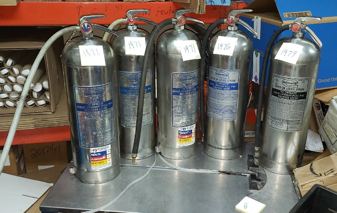 🤡🔥🧯Fire Extinguisher 2.5 gal Water Rebuilt new parts alot of free parts 🧯
