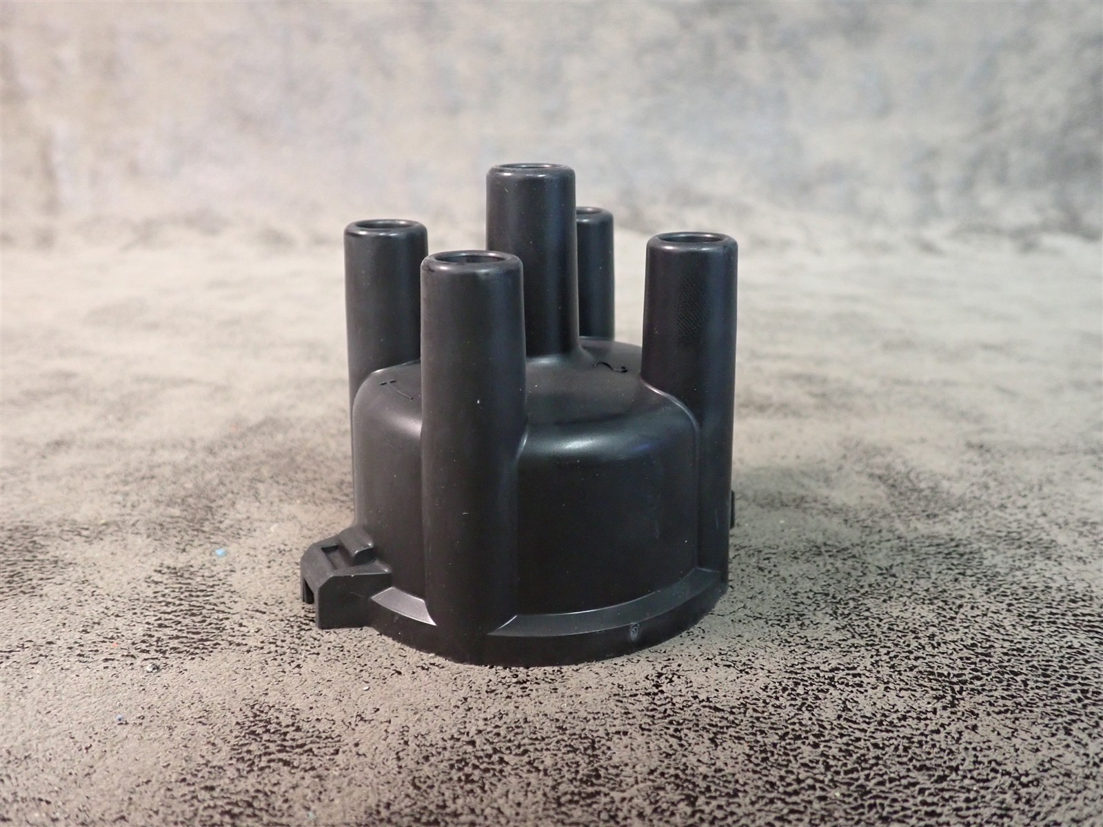 NEW WVE 5D1095 Distributor Cap (SS47)