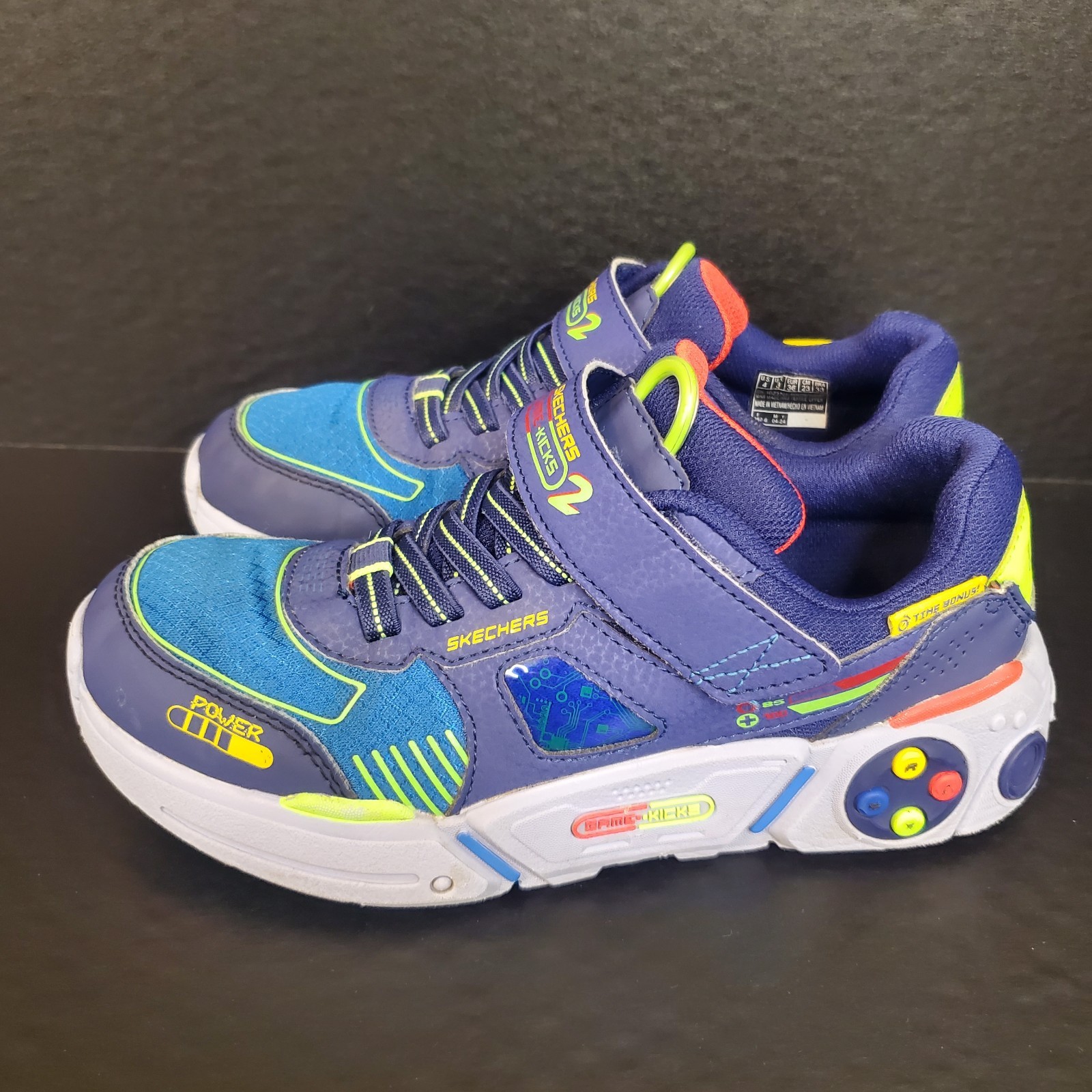 Skechers Game Kicks Gametronix Big Kids Sneaker Size 4 Video Gamer No Tie Shoes