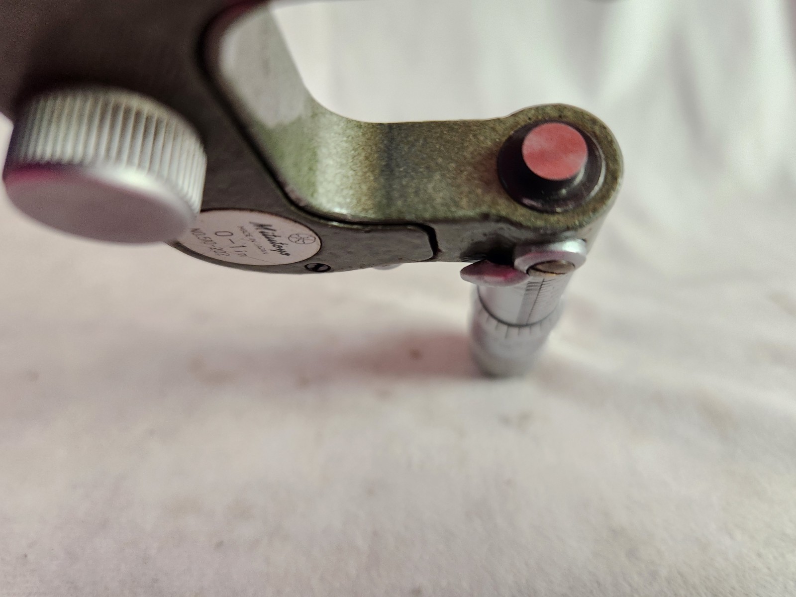 Mitutoyo Indicating Micrometer 0-1” 510-202 .0001" Resolution