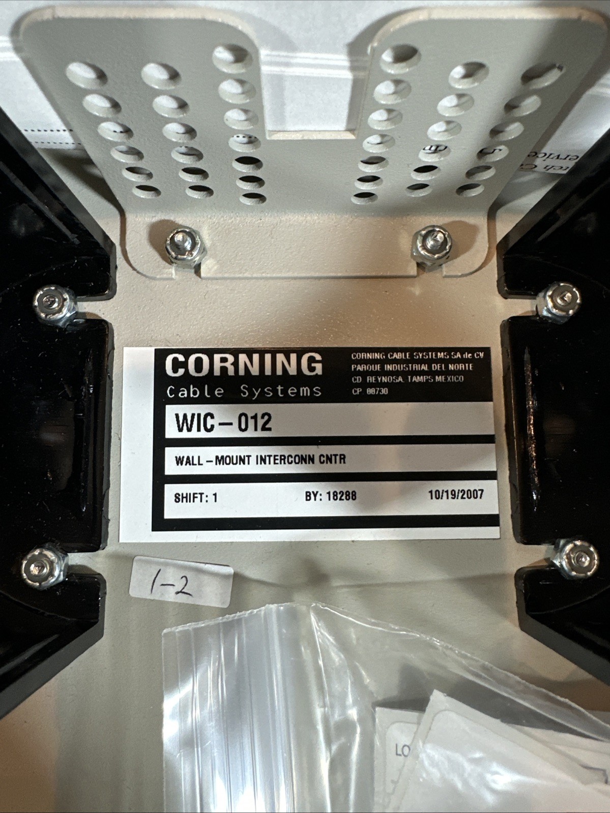 Corning WIC-012, Wall-Mountable Interconnect Center