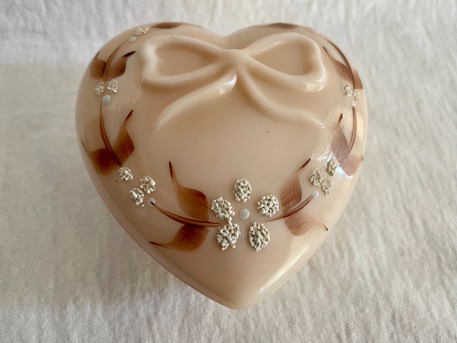 HEART SHAPED  trinket box  with lid - FLORAL decoration  - Valentine