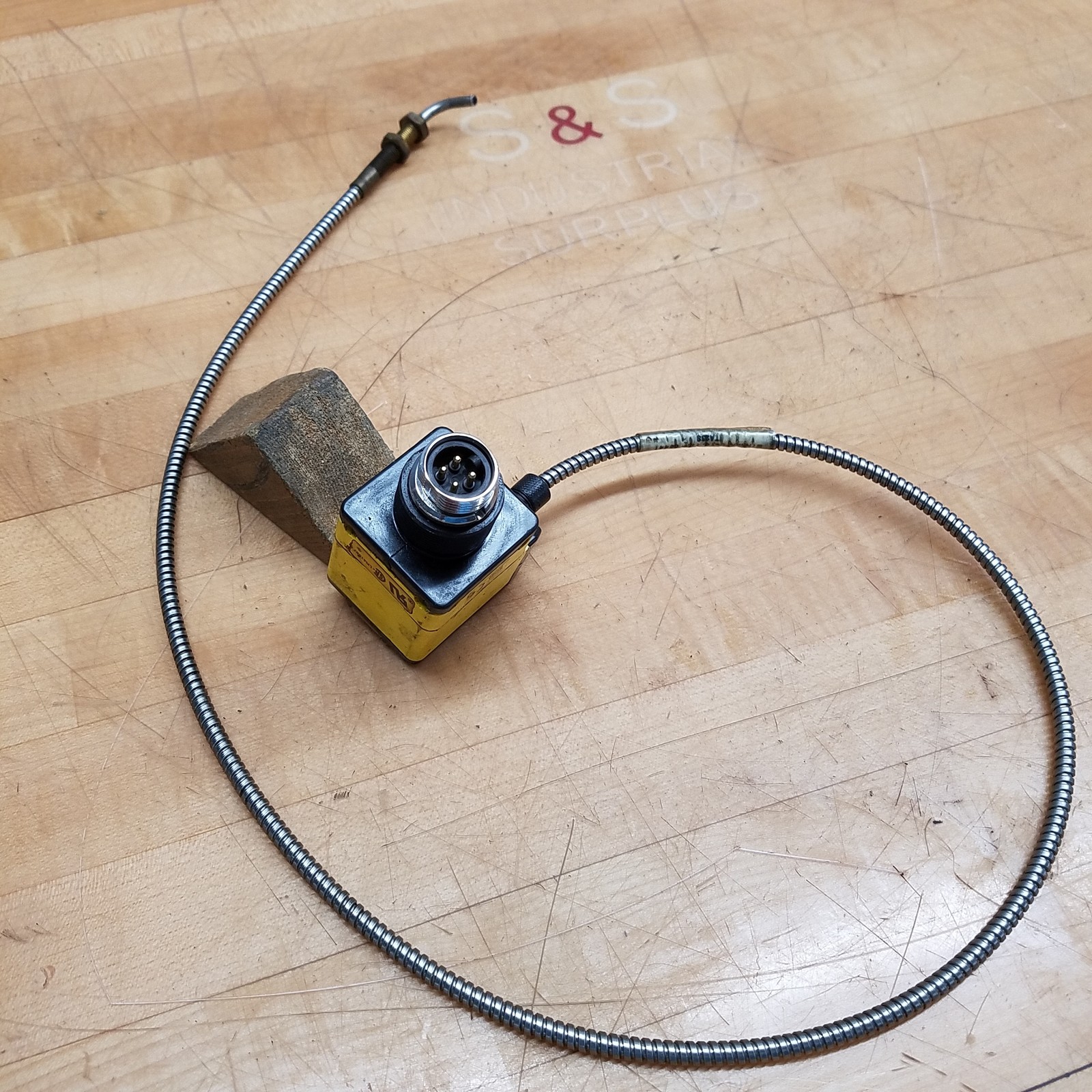 Banner Engineering OPBT2QD OMNI-BEAM Power Block - USED