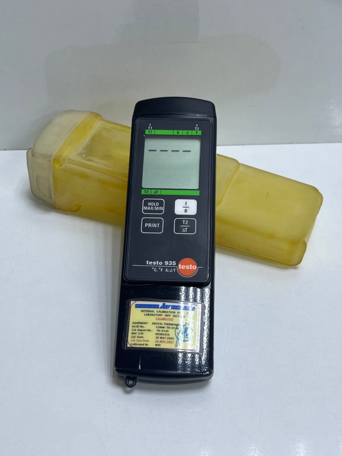 TESTO 935 THERMOMETER