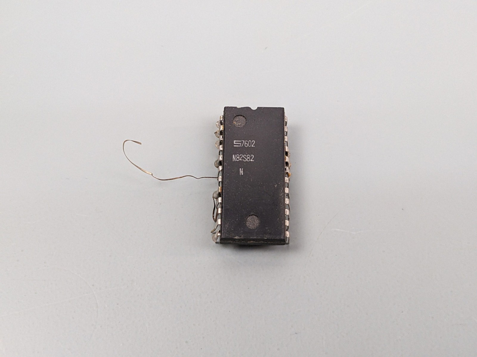 (8) SOLDER PULLS!  Signetics N82S82N 4-Bit Arithmetic Unit ICs