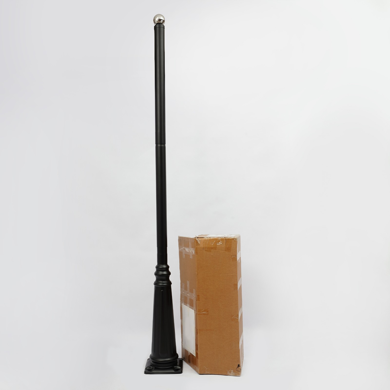 2.4m European Light Post,Split-Type Light Post,Floorstanding Outdoor Light Post
