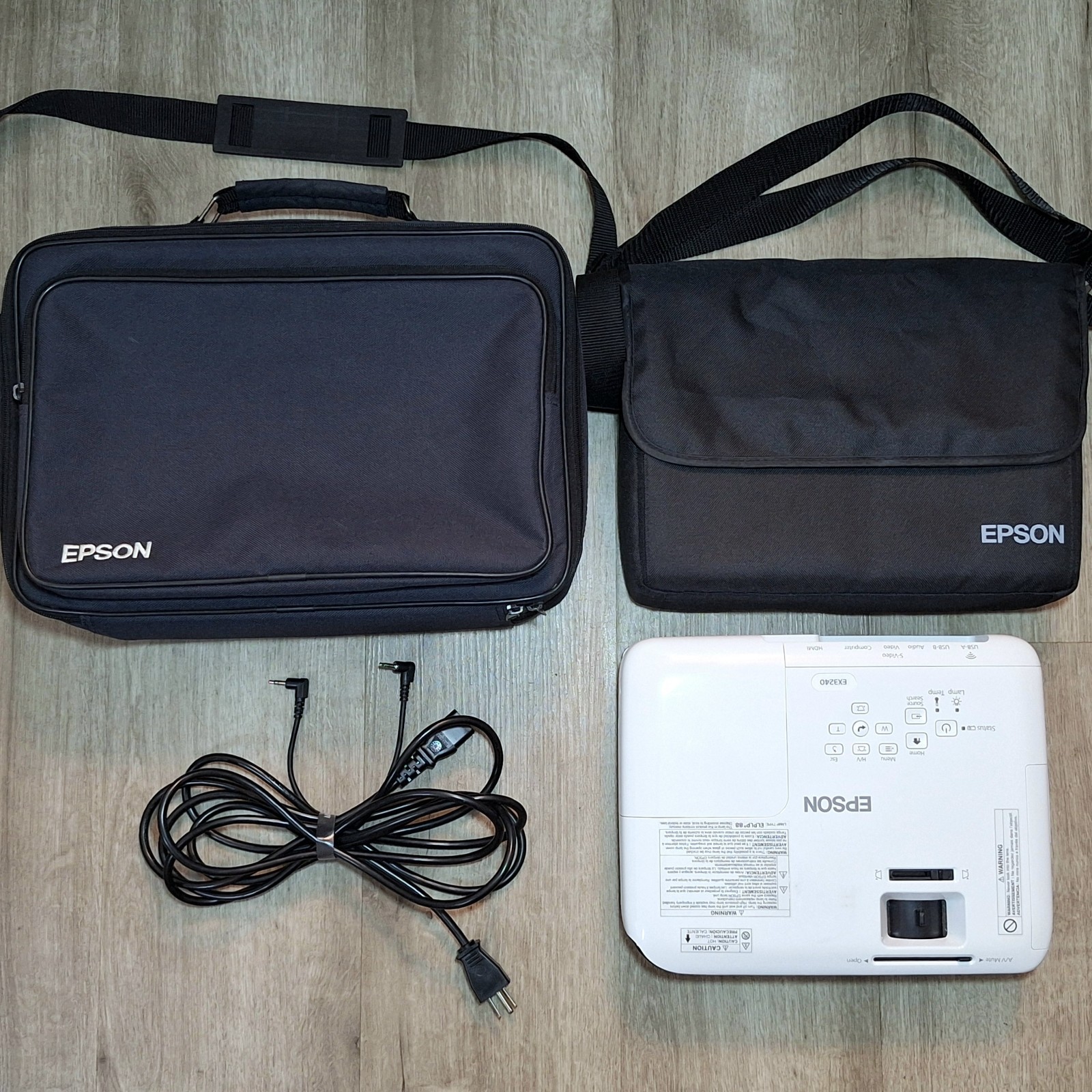 Epson EX3240 Projector with Case, Bag, Power Cord (only 11 HOURS) FREE SHIPPING