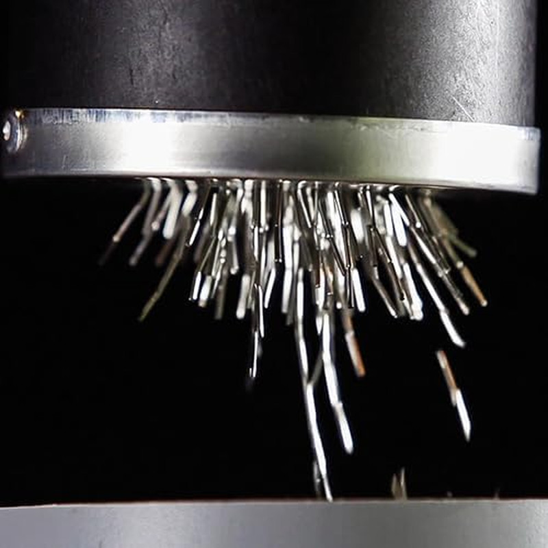 Media Transfer Magnet for Picking up Stainless Steel Media While Reloading