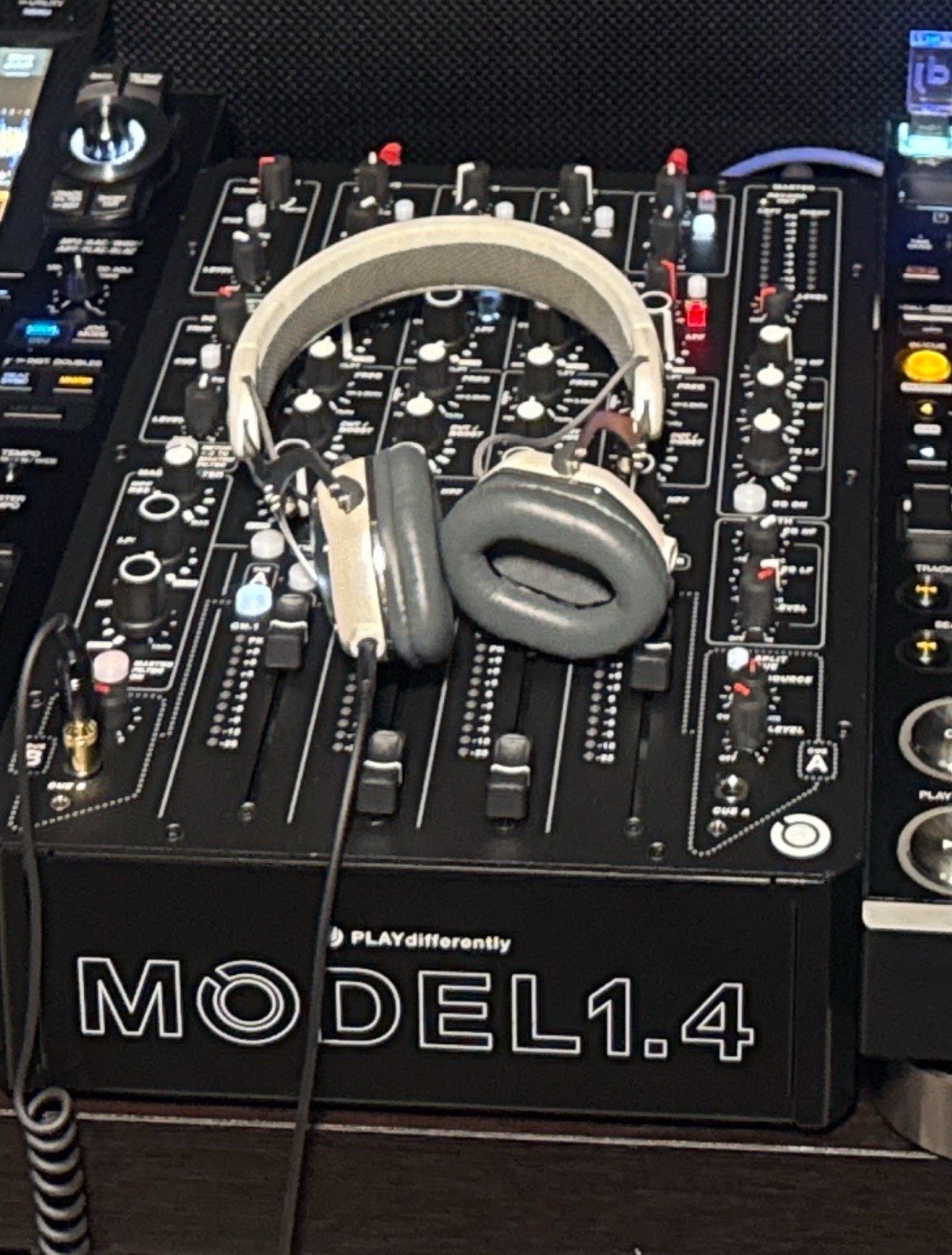PLAYdifrently Model 1.4 Like  New!!!