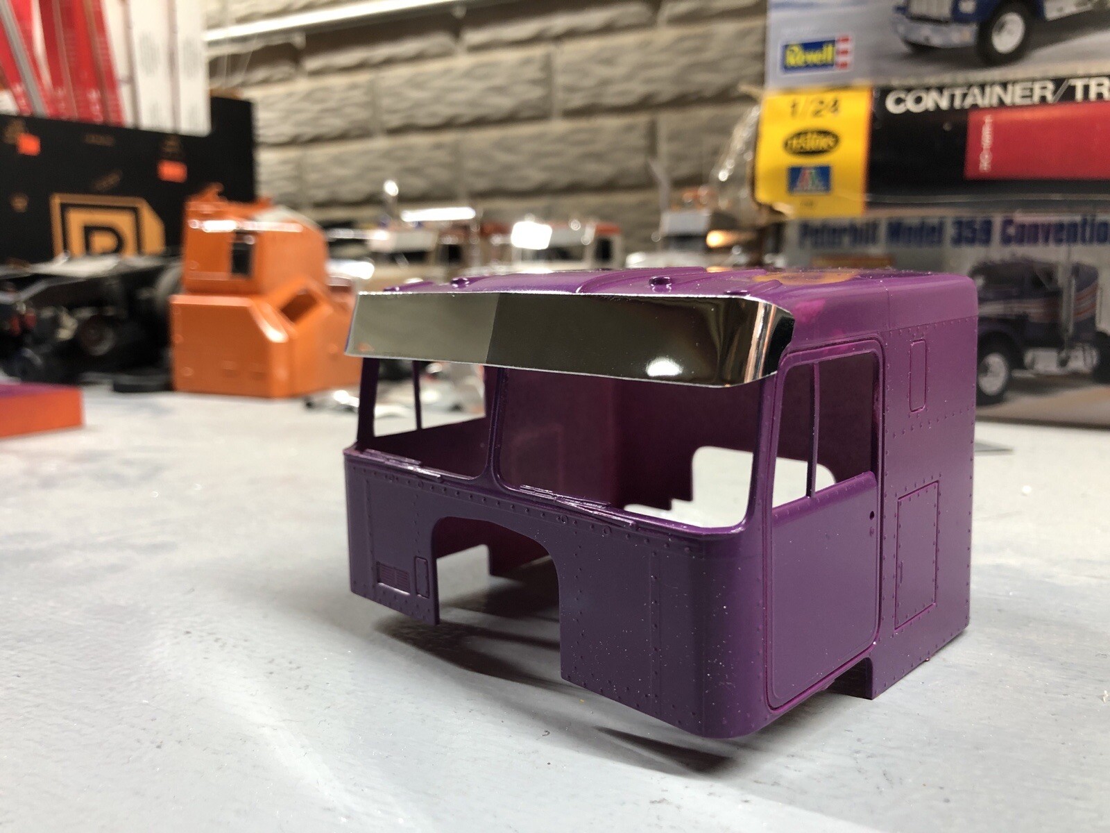 Model Truck Kenworth Coe Drop Visor 1/25 Scale
