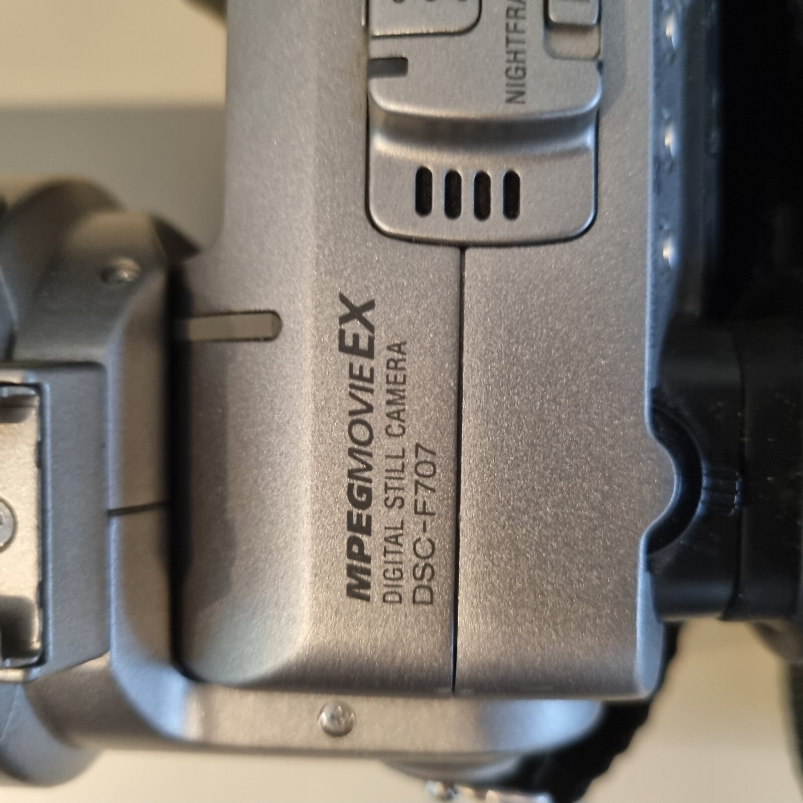 Sony DSCF707 Cyber-shot 5MP Digital Camera Working Tested!