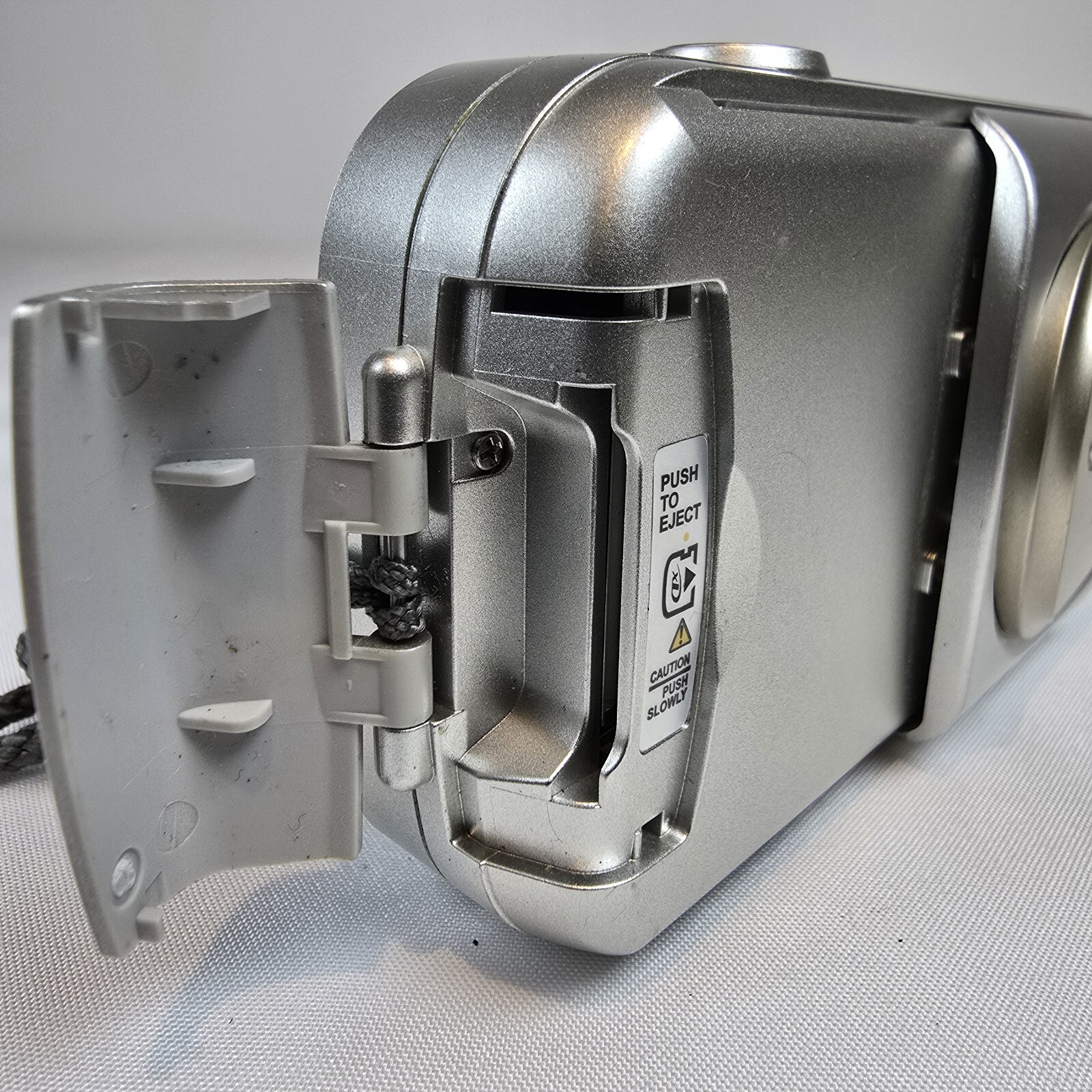 Olympus Digital Camera Camedia C-160 Zoom 3.2MP Silver Good Working Condition