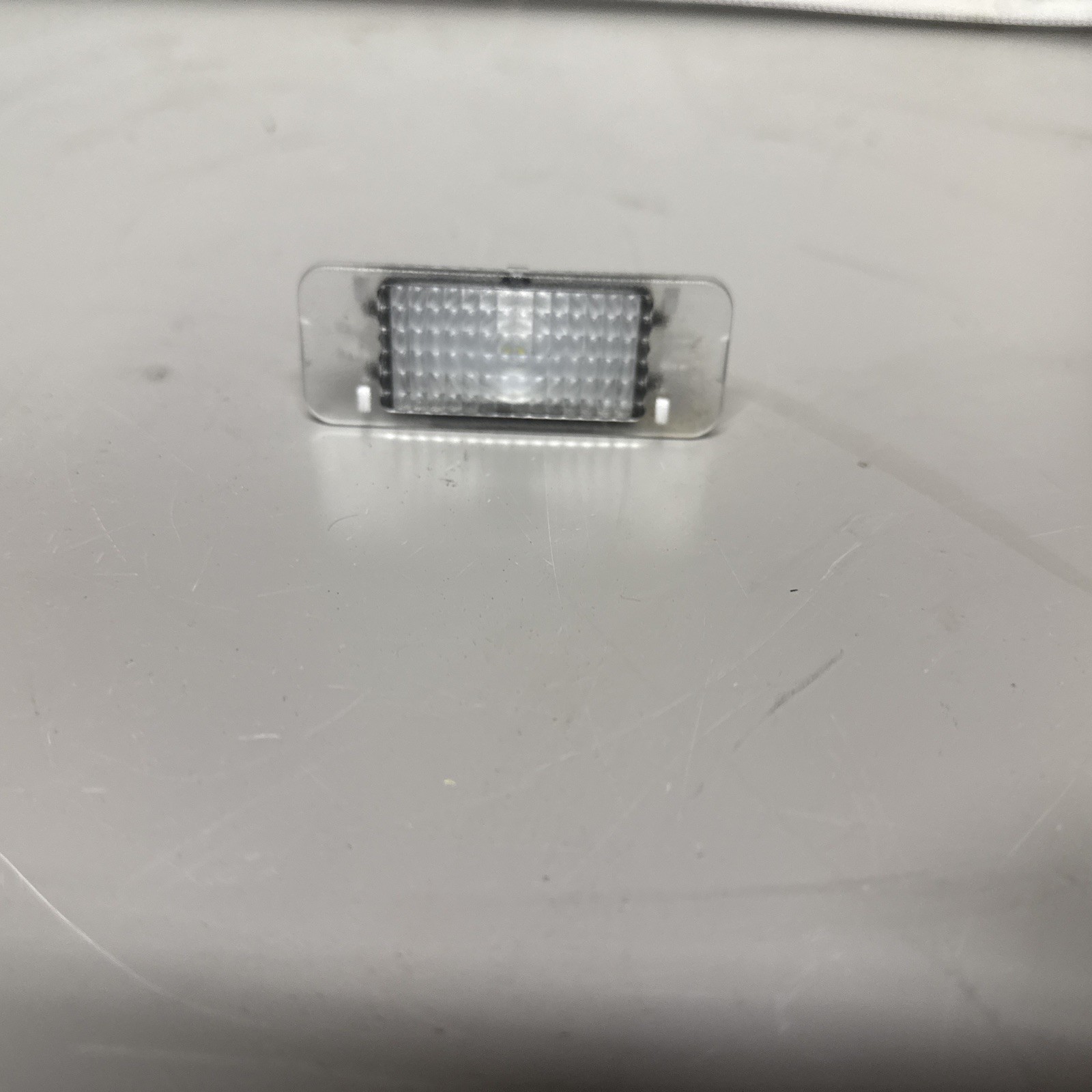 Freightliner A22-73819-000 - Courtesy Lamp - Baggage Compartment, White, 13.5V,