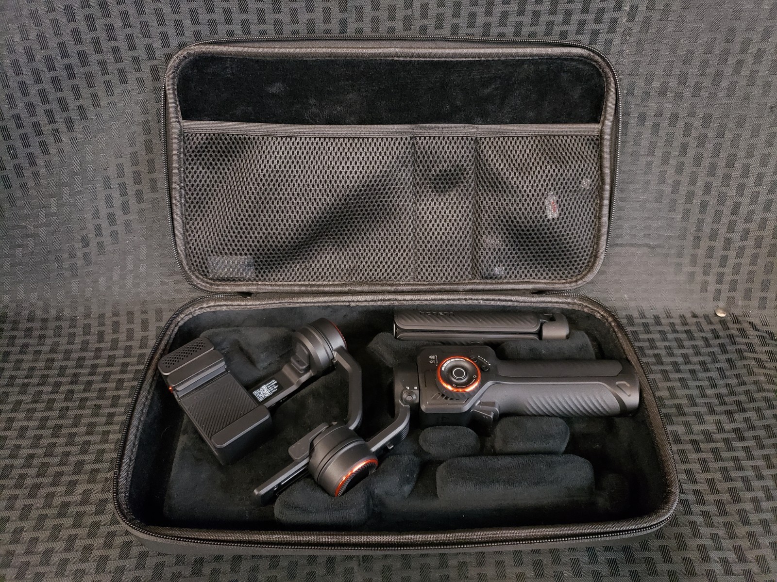514530 - Hohem Isteady M7 Gimbal W/ Case & Extras
